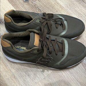 Skechers Men's Olive and Tan Sneakers